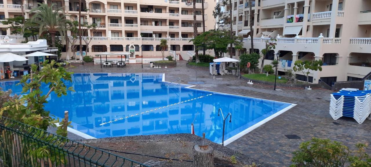 Castle Harbour Aparthotel Los Cristianos  Bagian luar foto