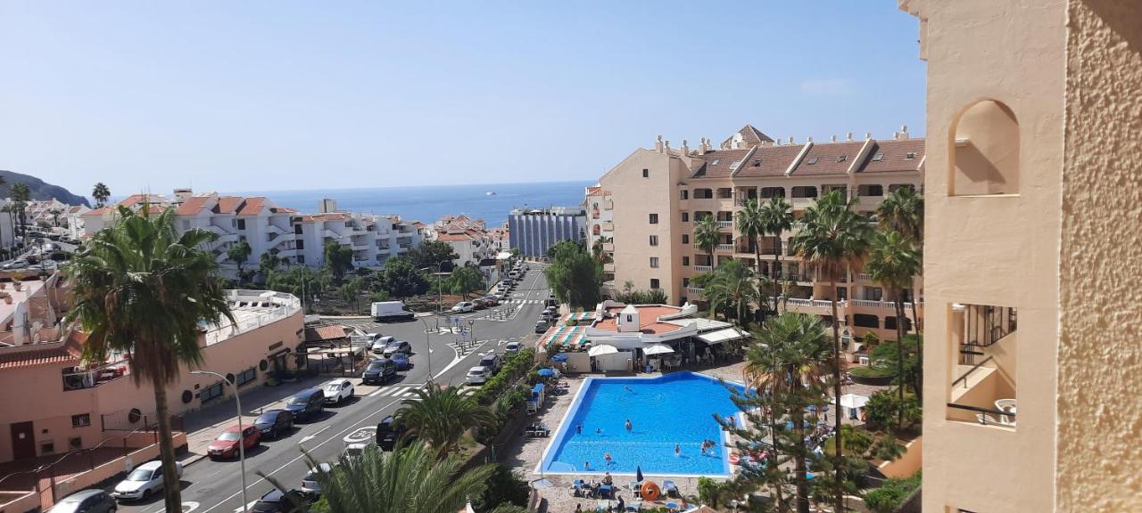 Castle Harbour Aparthotel Los Cristianos  Bagian luar foto
