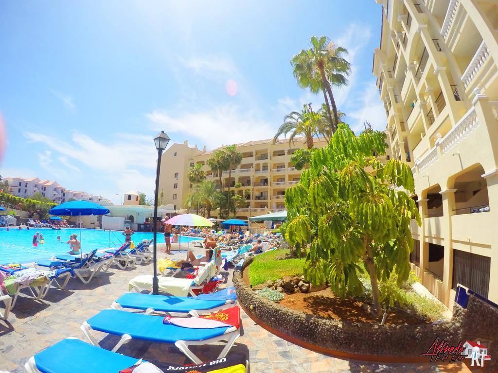 Castle Harbour Aparthotel Los Cristianos  Bagian luar foto