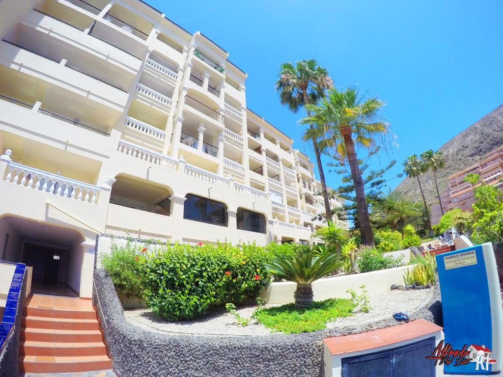Castle Harbour Aparthotel Los Cristianos  Bagian luar foto