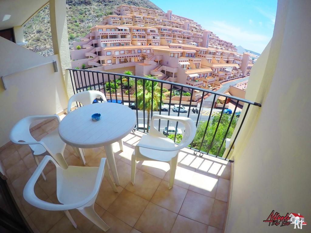 Castle Harbour Aparthotel Los Cristianos  Bagian luar foto