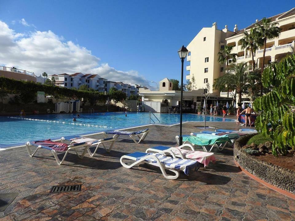 Castle Harbour Aparthotel Los Cristianos  Bagian luar foto