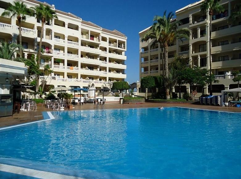 Castle Harbour Aparthotel Los Cristianos  Bagian luar foto